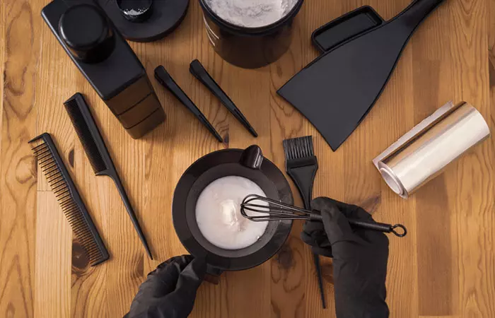 Tools kit to bleach knots